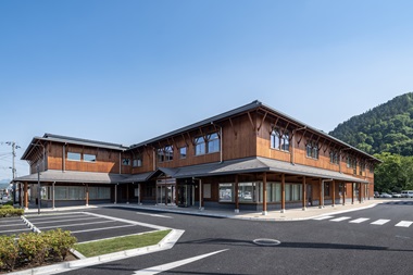 小鹿野町役場新庁舎写真