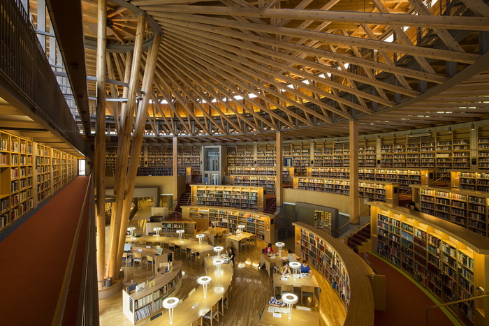 国際教養大学中嶋記念図書館写真
